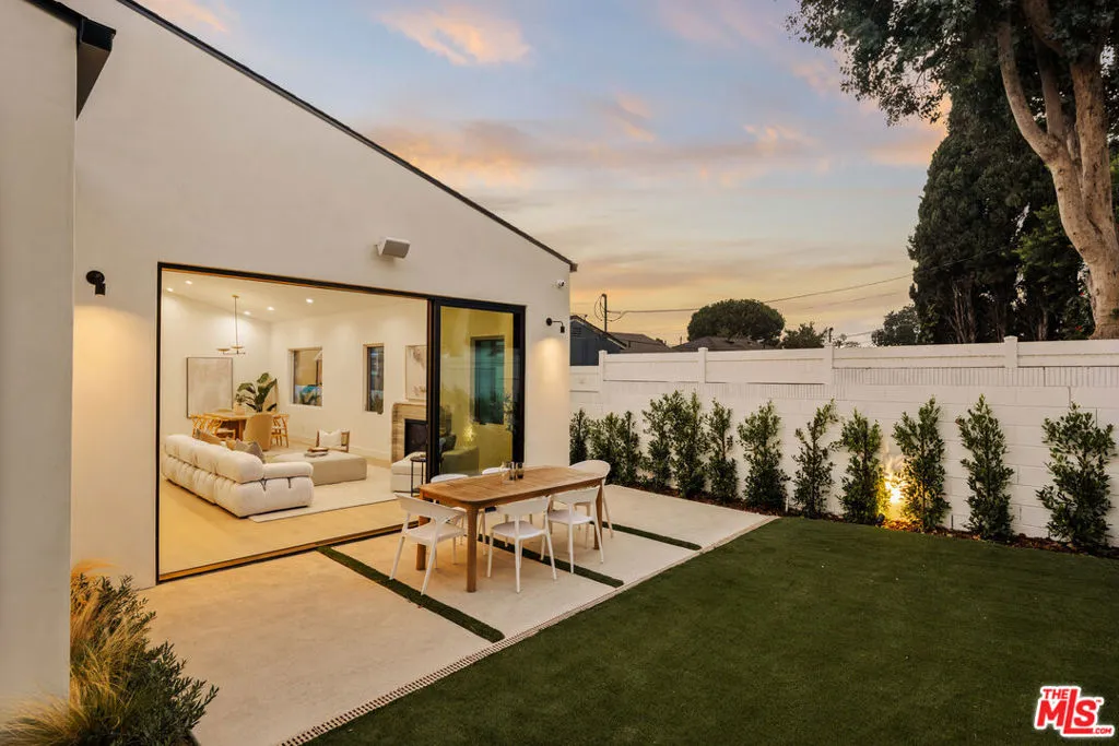 5529 W 79th Street, Los Angeles, California 90045 home-pic-31